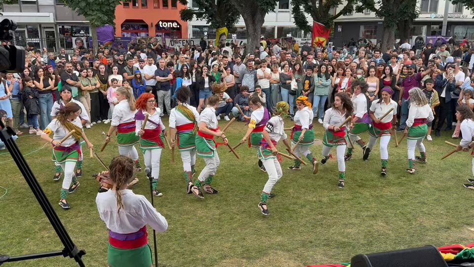 SUISSE. Le festival des femmes kurdes réunit des milliers de personnes ...