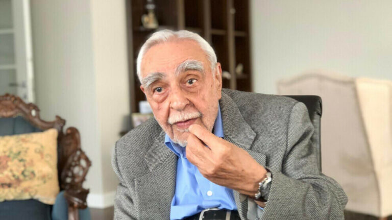 Décès du médecin, homme politique et écrivain kurde Tarık Ziya Ekinci