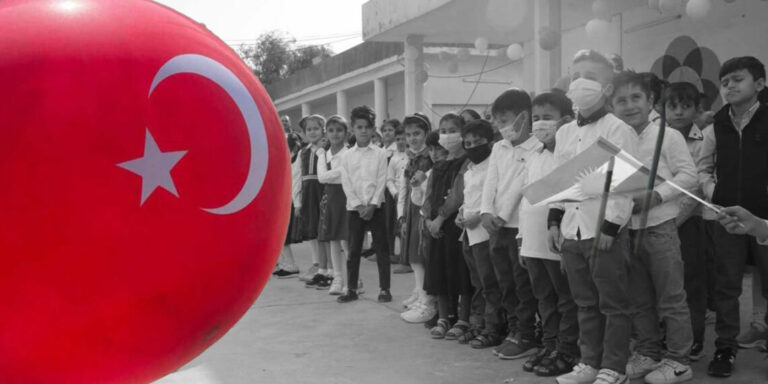 KURDISTAN. Des ballons à l’effigie du drapeau turc distribués dans la région kurde de Duhok