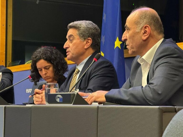 Un représentant du Rojava rencontre les partis de gauche au Parlement européen