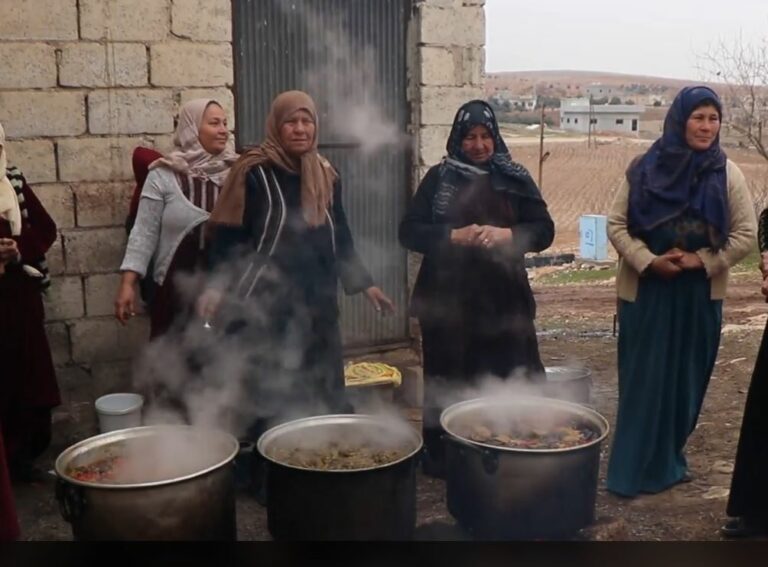 ROJAVA. Elles cuisinent pour les combattant.e.s de la liberté