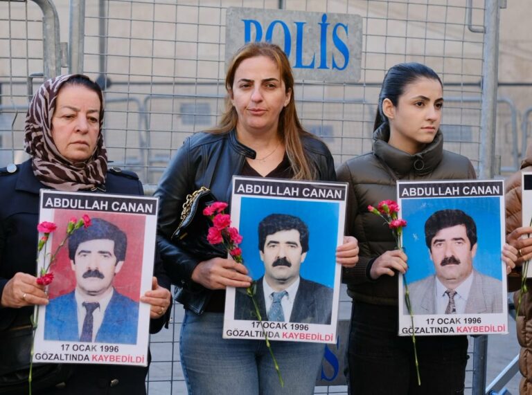 TURQUIE. Les mères du samedi demandent justice pour Abdullah Canan