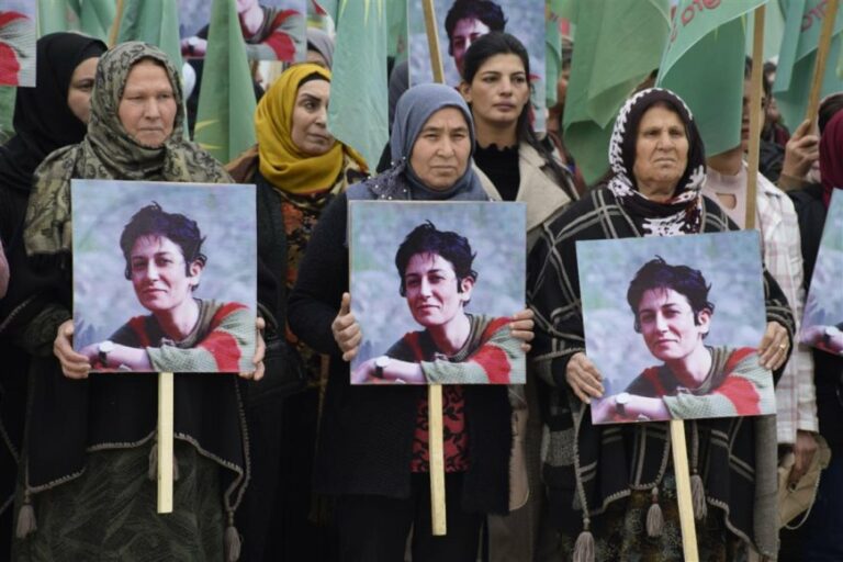 ROJAVA. Les femmes mobilisées pour empêcher l’exécution de Pakshan Azizi