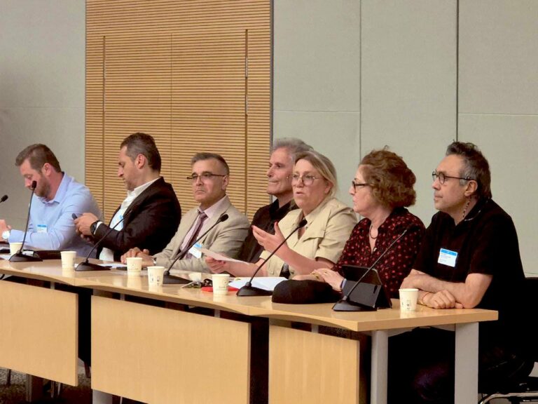 PARIS. Colloque sur la paix et la démocratie en Syrie et en Turquie