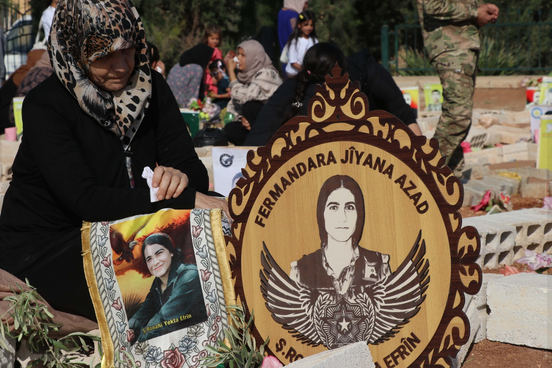 Les habitants du Rojava commémorent leurs martyrs le jour de l’Aïd al-Adha