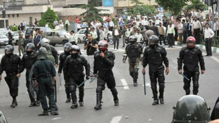 En Iran, tout le monde est suspect : une chasse aux sorcières est en cours
