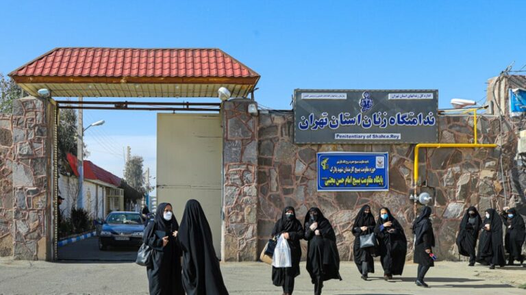 IRAN. Les mollahs veulent retirer la garde des enfants à 4 prisonniers kurdes
