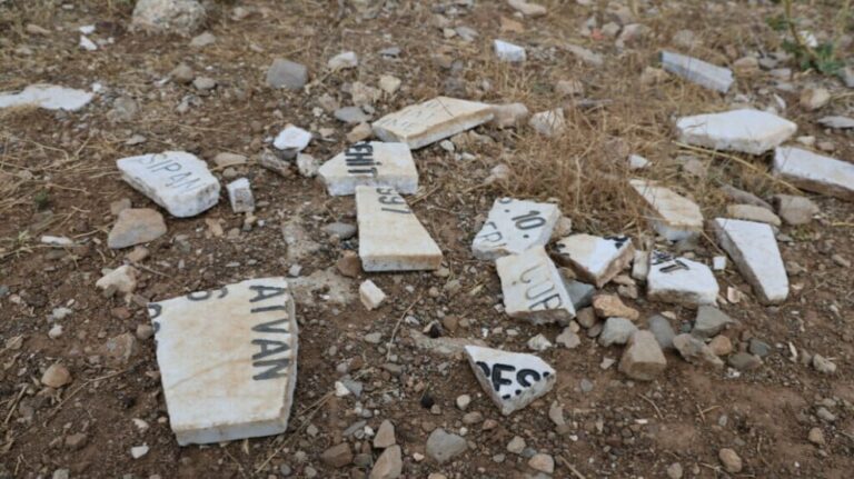 TURQUIE. L’État turc rase un cimetière des martyrs kurdes, le sort des ossements reste inconnu