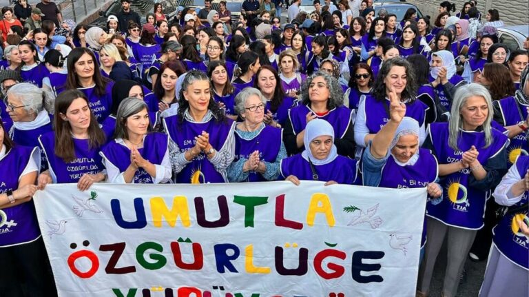 « La paix ne peut être obtenue que par la lutte des femmes »