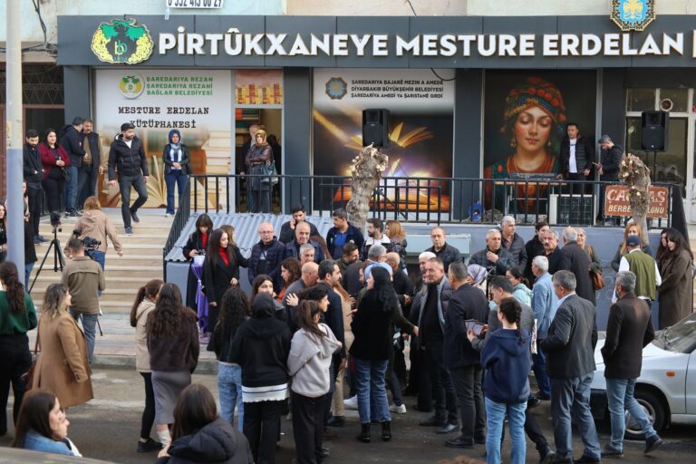 KURDISTAN. La première historienne kurde a sa bibliothèque à Amed