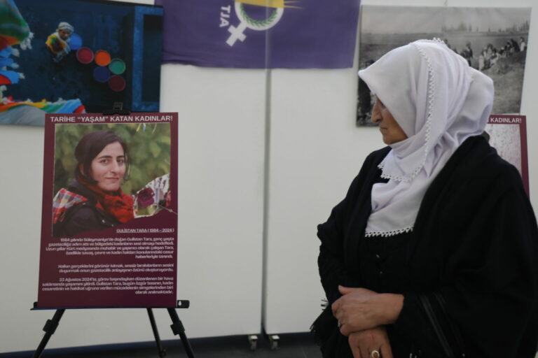 TURQUIE. La police confisque des photos de 7 femmes kurdes assassinées