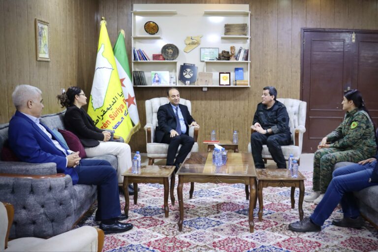 ROJAVA. Mazloum Abdi reçoit Osman Baydemir