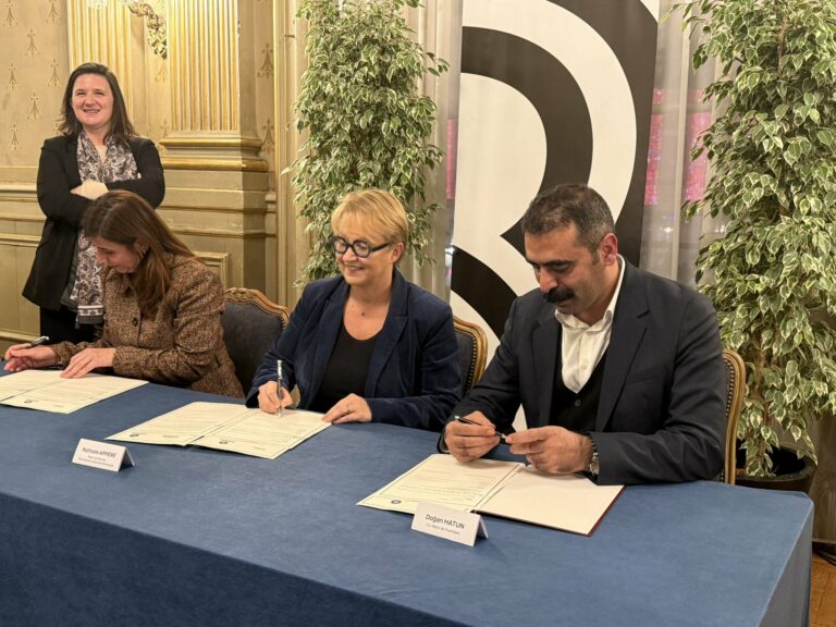 Signature de l’accord de jumelage entre Rennes et Diyarbakir