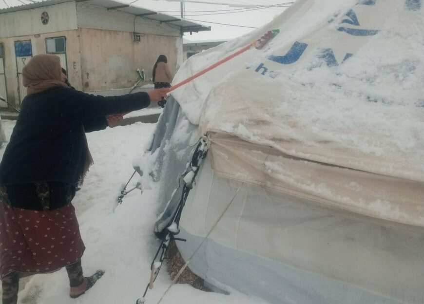 Camp Rojava ROJAVA. Camps de réfugiés sous la neige – Kurdistan au féminin