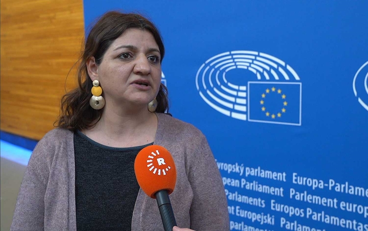 Une députée s&rsquo;inquiète du silence de l&rsquo;Europe face au siège de Kobanê