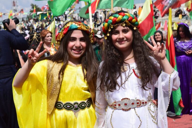 SYRIE. Des étudiants menacés de mort à cause des symboles kurdes