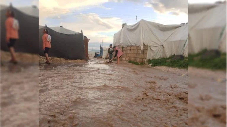 ROJAVA. Les tentes du camp Washokani inondées