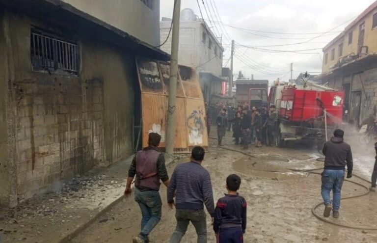 ROJAVA. Incendi mortel dans une usine de diluant à Qamishlo