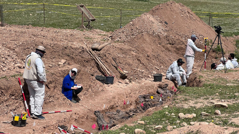 IRAK. Ouverture de trois fosses communes à Mossoul