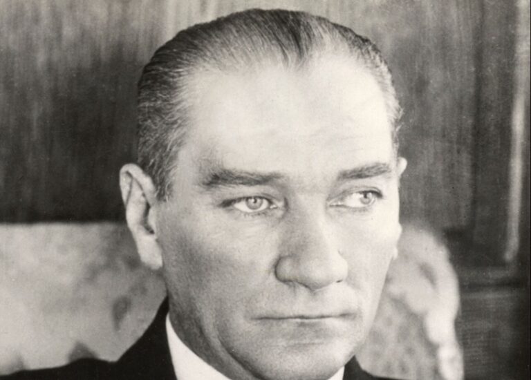 Entre mythe et mémoire – À propos de l’opéra « Atatürk » prévu à Stuttgart