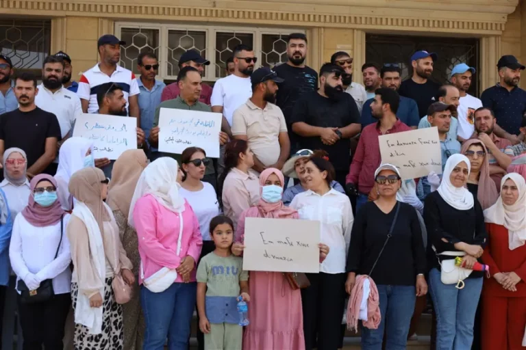 ROJAVA. Les enseignants de Hassaké exigent le paiement de leurs salaires